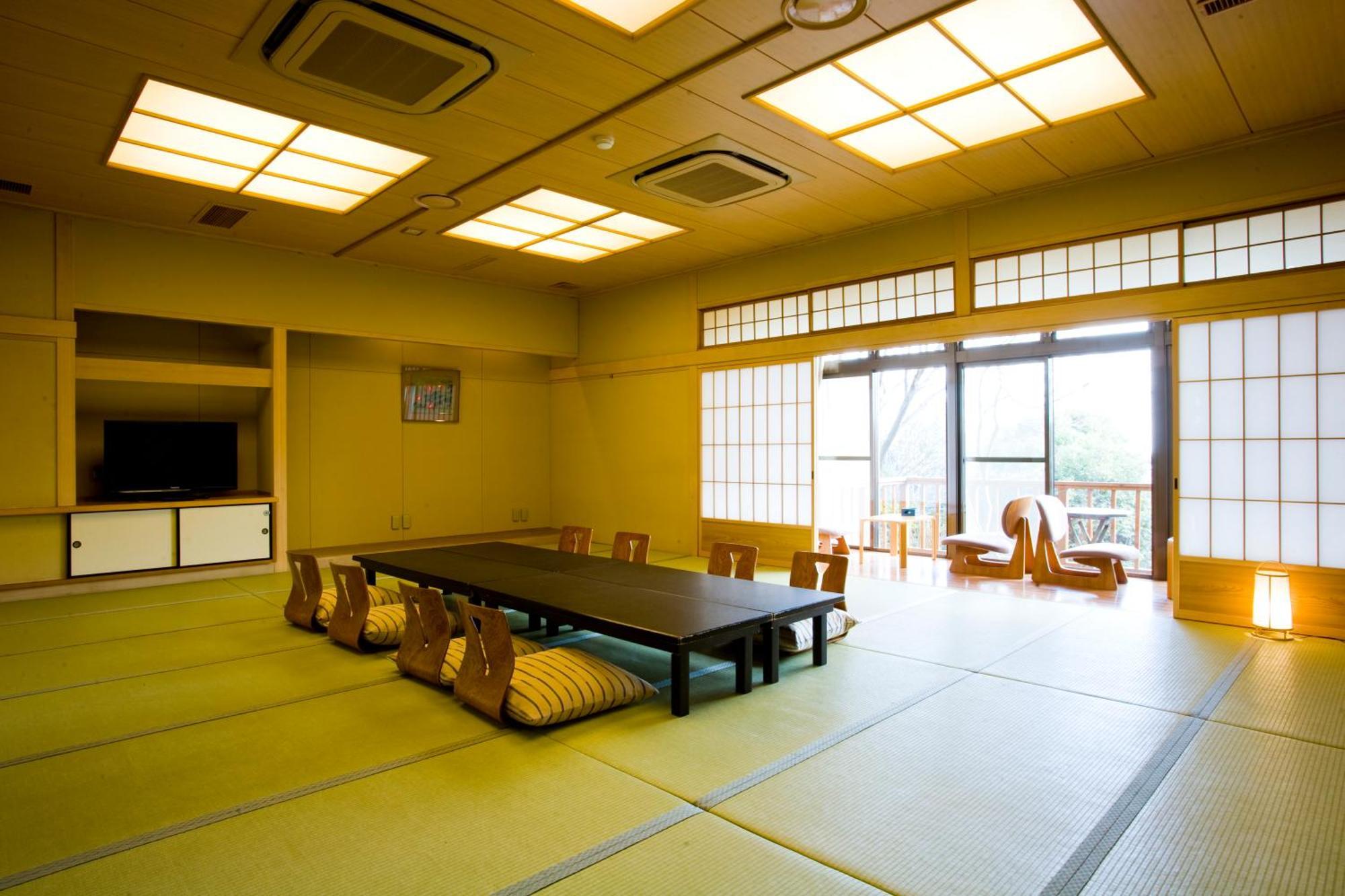 山荘 風の杜 Sanso Kazenomori Hotel Мино Екстериор снимка