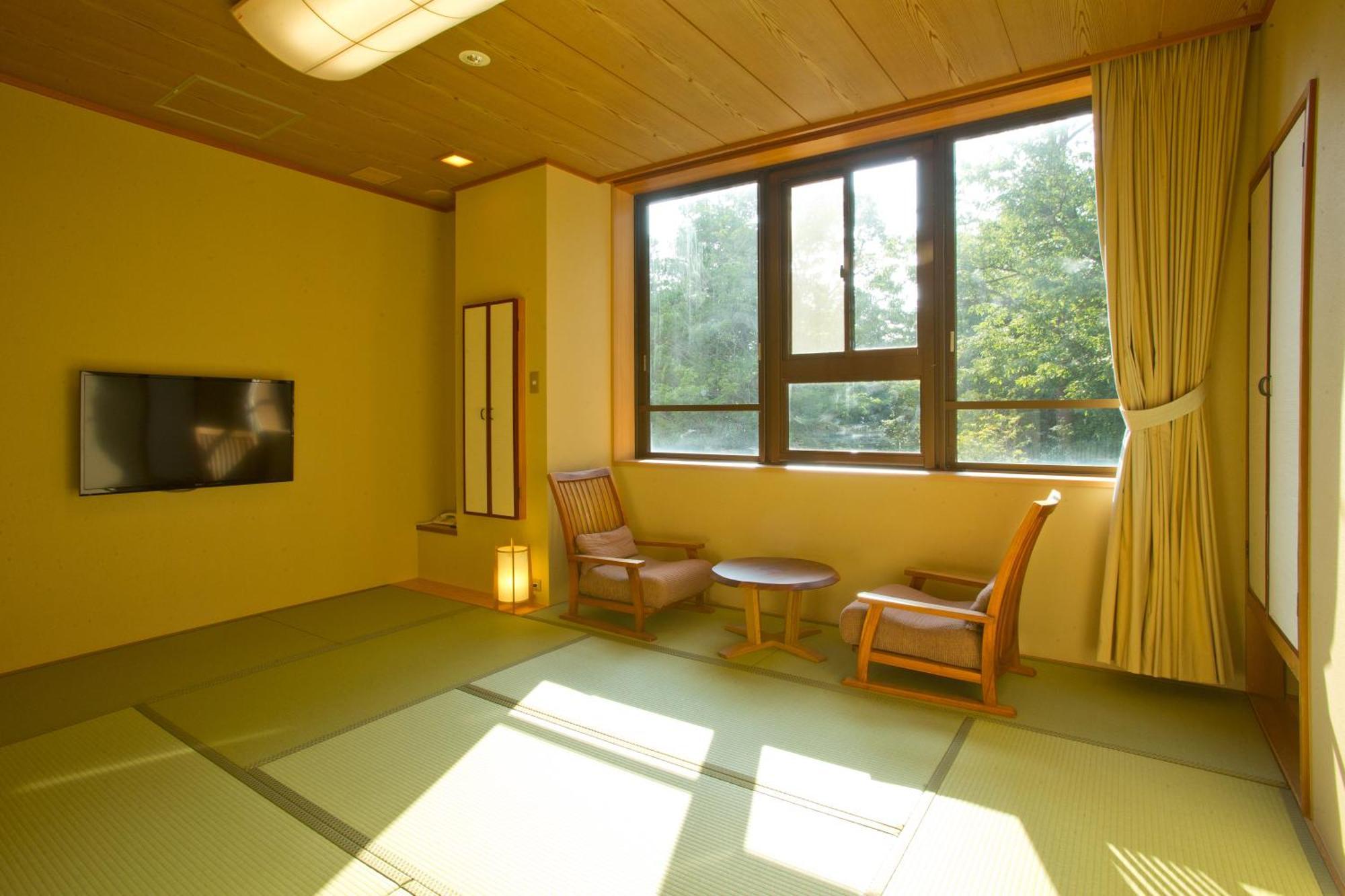 山荘 風の杜 Sanso Kazenomori Hotel Мино Екстериор снимка