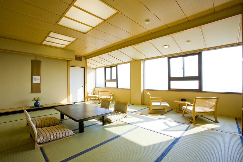 山荘 風の杜 Sanso Kazenomori Hotel Мино Екстериор снимка